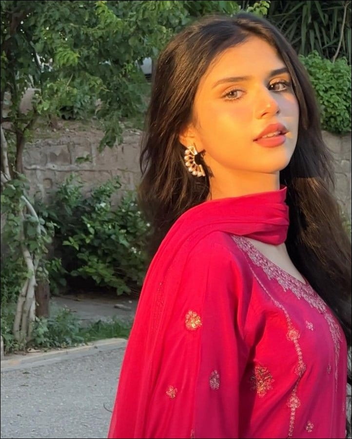 cute-girl-pic cute-girl-pic