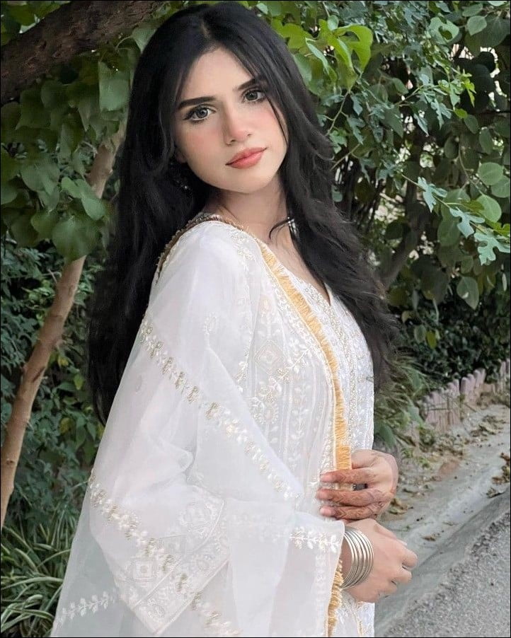 cute-girl-pic cute-girl-pic