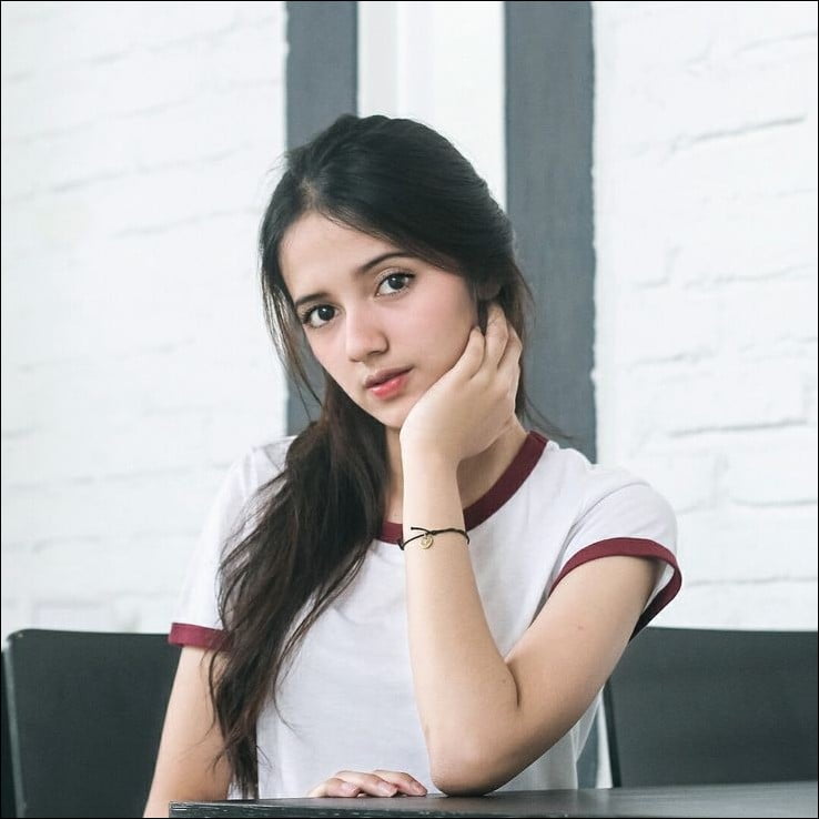 cute-girl-pic cute-girl-pic