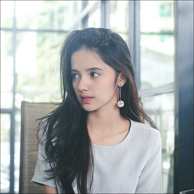 cute-girl-pic cute-girl-pic