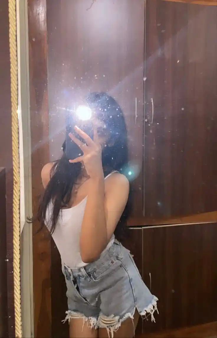 hijab-girl-hide-face-pic-dp