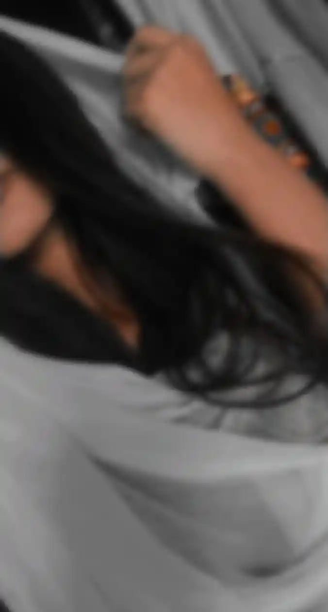 hijab-girl-hide-face-pic-dp