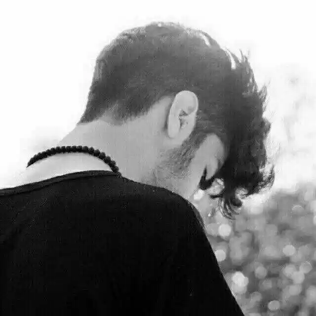 mirror-iphone-selfie-boys-dp